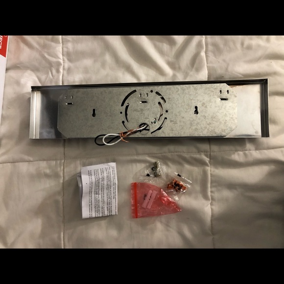 3-Light Vanity Bar - Picture 3 of 3